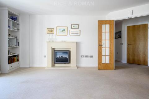 2 bedroom retirement property for sale, Oatlands Drive, Weybridge KT13