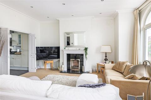 2 bedroom apartment to rent, Osward Road, SW17