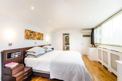 4 bedroom detached house to rent, Osborne Road, Willesden Green, London, NW2