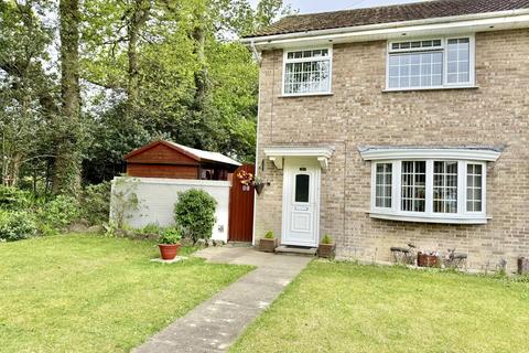 3 bedroom end of terrace house for sale, Tresillian Close, Christchurch BH23