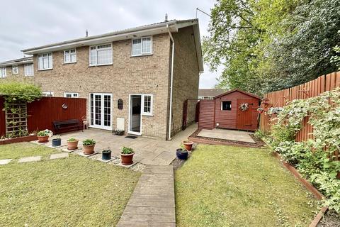 3 bedroom end of terrace house for sale, Tresillian Close, Christchurch BH23