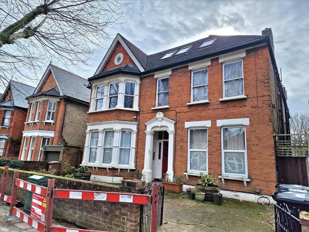 1 bedroom flat for sale in London