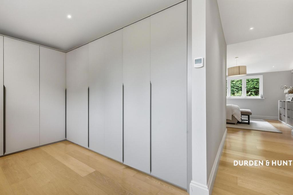 Walk-in wardrobe