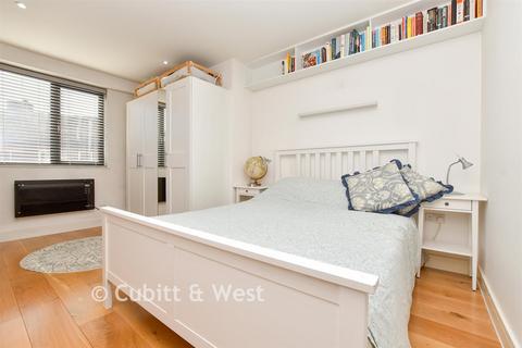 1 bedroom apartment for sale, Stocks House, Leatherhead KT22