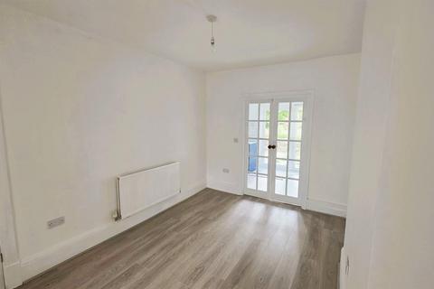 3 bedroom semi-detached house for sale, Brynelli, Llanelli