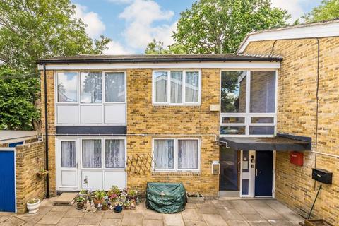 2 bedroom flat for sale, Maddison Close, Teddington TW11