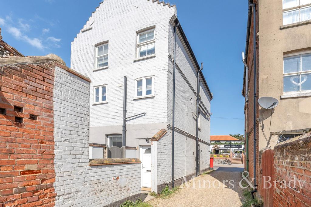3 bedroom maisonette to rent