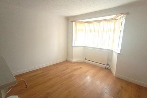 3 bedroom semi-detached house to rent, Conway Road, CANNOCK, WS11