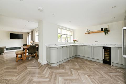 4 bedroom detached house for sale, Beckett Close, North Wootton, King's Lynn
