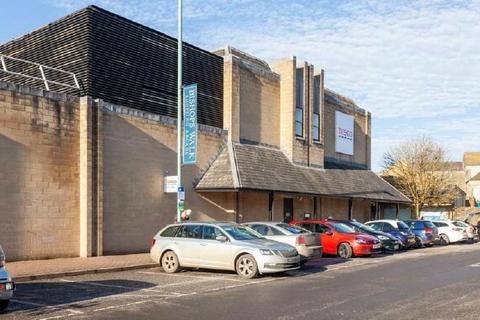 Shop to rent, Farrell Clos Cirencester GL7 1HW