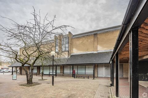Shop to rent, Farrell Clos Cirencester GL7 1HW