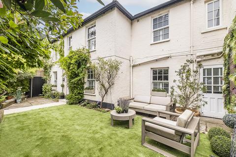 St. Johns Grove, Richmond, TW9
