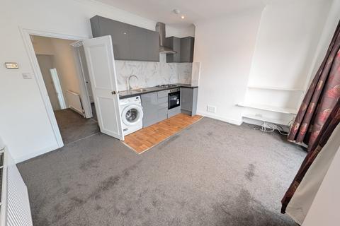 2 bedroom flat to rent, Chapter Road, Dollis Hill/Willesden NW2