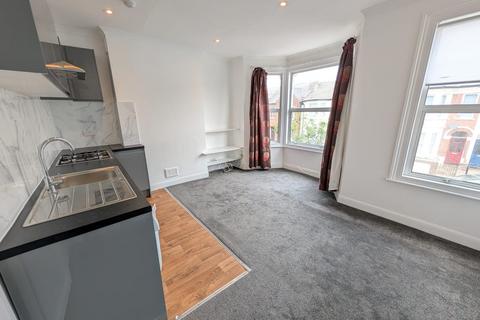 2 bedroom flat to rent, Chapter Road, Dollis Hill/Willesden NW2