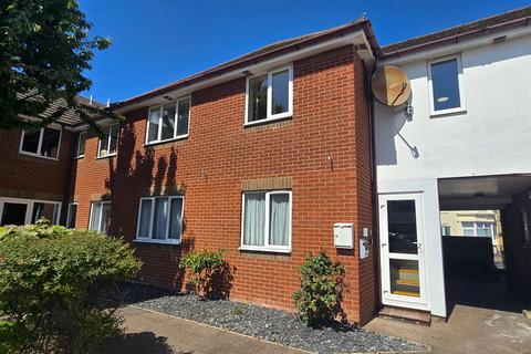 2 bedroom flat for sale, Trafalgar Court, Great Yarmouth