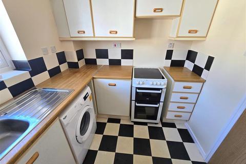 2 bedroom flat for sale, Trafalgar Court, Great Yarmouth