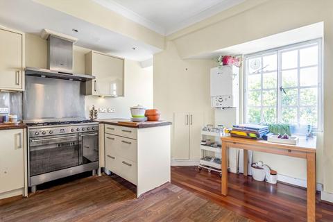 3 bedroom flat for sale, Fortis Green, London N10