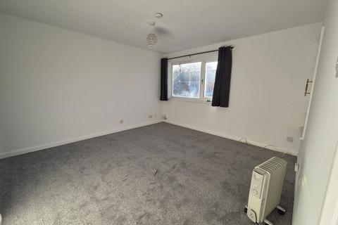 1 bedroom property to rent, Rowland Way, Aylesbury, HP19