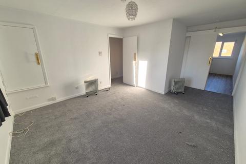 1 bedroom property to rent, Rowland Way, Aylesbury, HP19