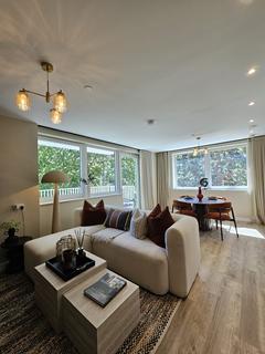 Grove Crescent, London KT1