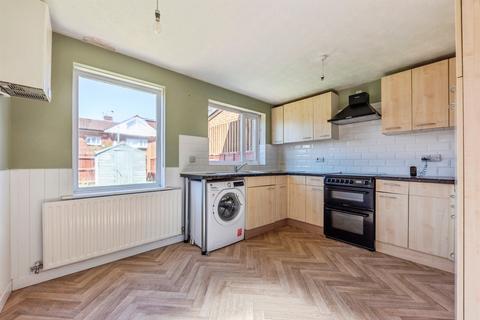 2 bedroom semi-detached house for sale, Trent Road, Grantham