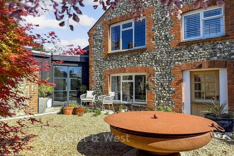 3 bedroom detached house for sale, Maltravers Street, Arundel BN18