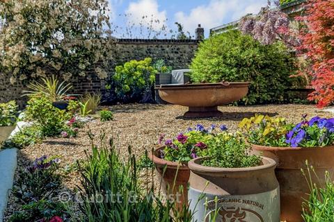 3 bedroom detached house for sale, Maltravers Street, Arundel BN18