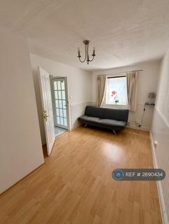 4 bedroom end of terrace house to rent, Faracre Court, Northampton, NN3