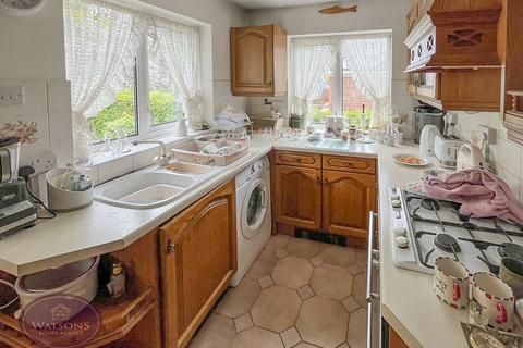 2 bedroom detached bungalow for sale, Philip Avenue, Nuthall, Nottingham, NG16
