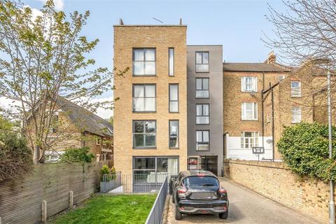 Kings Avenue, London SW4