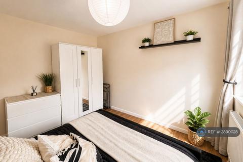 3 bedroom terraced house to rent, Arbour View Court, Northampton, NN3