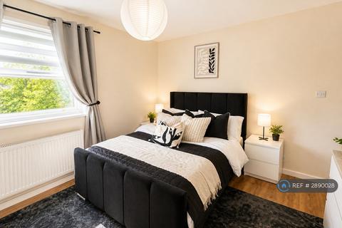 3 bedroom terraced house to rent, Arbour View Court, Northampton, NN3
