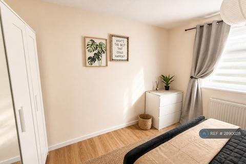 3 bedroom terraced house to rent, Arbour View Court, Northampton, NN3