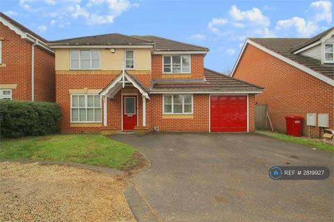 4 bedroom detached house to rent, Hurworth Avenue, Langley, SL3