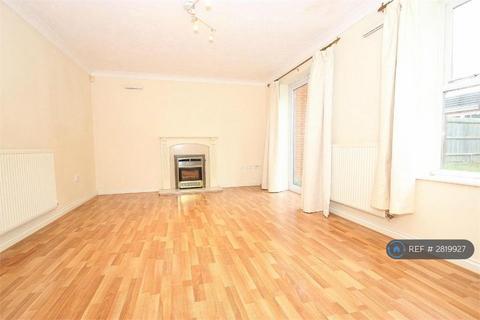 4 bedroom detached house to rent, Hurworth Avenue, Langley, SL3