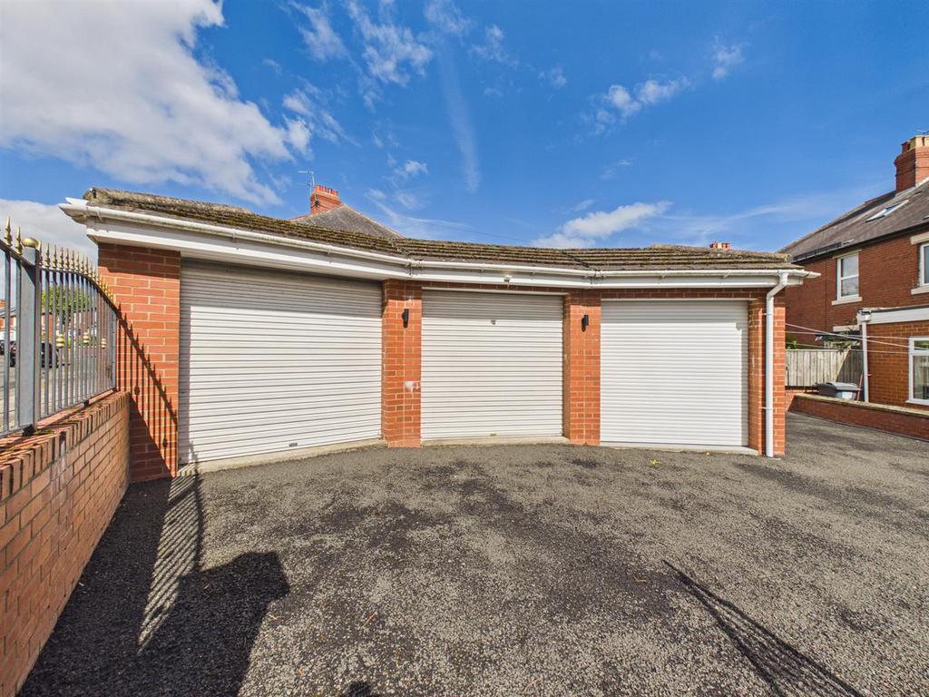 Garages.jpg