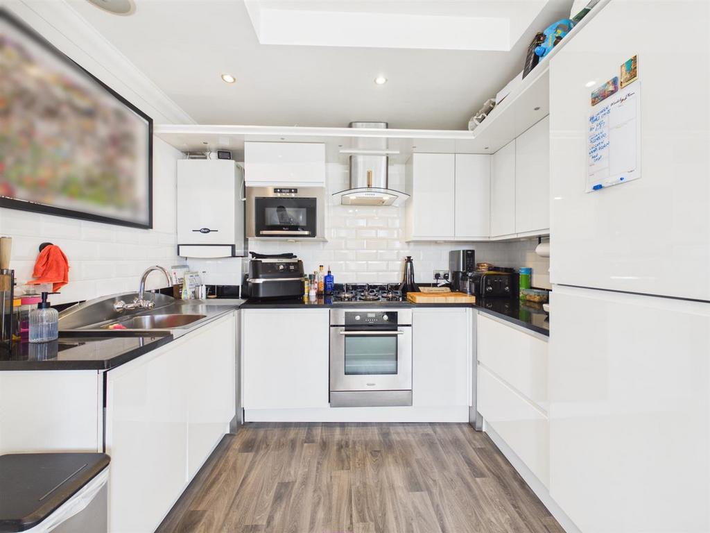 Kitchen 3.jpg