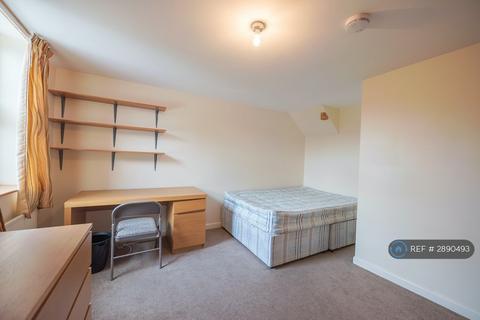 5 bedroom end of terrace house to rent, Blenheim Gardens, Reading, RG1