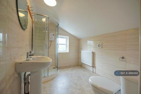 5 bedroom end of terrace house to rent, Blenheim Gardens, Reading, RG1