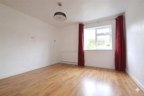 3 bedroom terraced house to rent, Firham Park Avenue, Romford RM3
