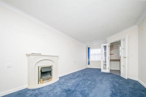 2 bedroom flat for sale, Marine Parade West, Clacton-On-Sea