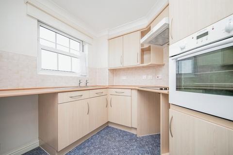 2 bedroom flat for sale, Marine Parade West, Clacton-On-Sea
