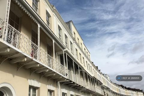 3 bedroom penthouse to rent, Royal York Crescent, Bristol, BS8