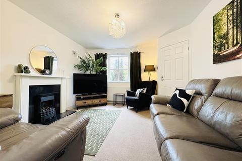 2 bedroom terraced house for sale, Park Avenue, Shelley, Huddersfield, HD8 8JY