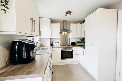 2 bedroom terraced house for sale, Park Avenue, Shelley, Huddersfield, HD8 8JY
