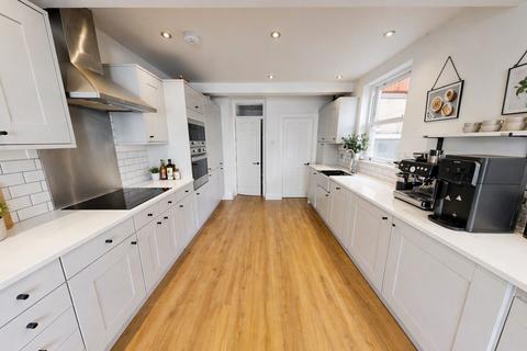 4 bedroom flat for sale, Prinsep Road, Hove, BN3