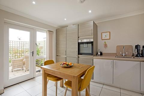 2 bedroom retirement property for sale, Ben Rhydding Drive, Ilkley LS29