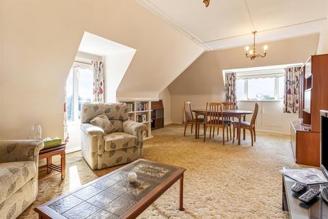 2 bedroom flat for sale, Ferring Grange Gardens, Worthing BN12