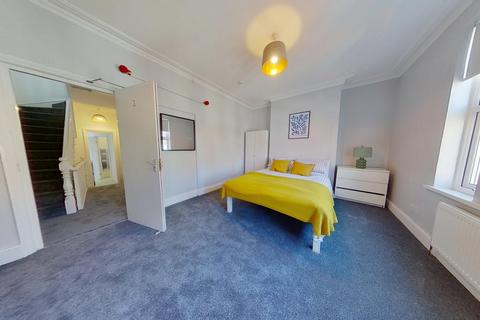 5 bedroom terraced house to rent, Claypole Road, Nottingham, Nottinghamshire, NG7