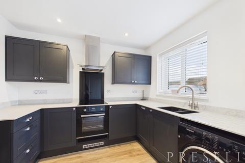 2 bedroom semi-detached house to rent, Glenfields Road, Haverfordwest, Pembrokeshire